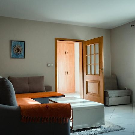Holiday Home Rozic - Villa With Private Seasonal Heated Pool Mostar Bagian luar foto