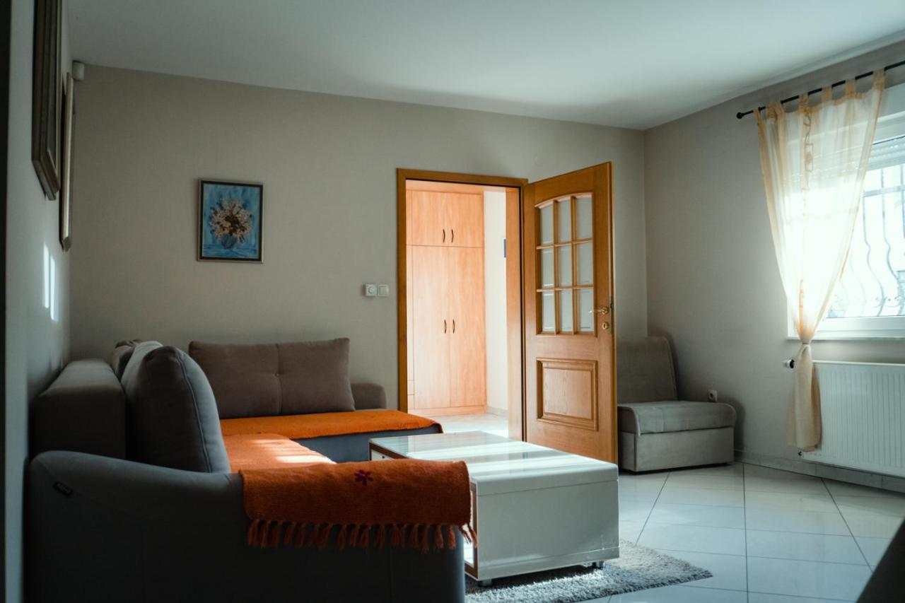 Holiday Home Rozic - Villa With Private Seasonal Heated Pool Mostar Bagian luar foto
