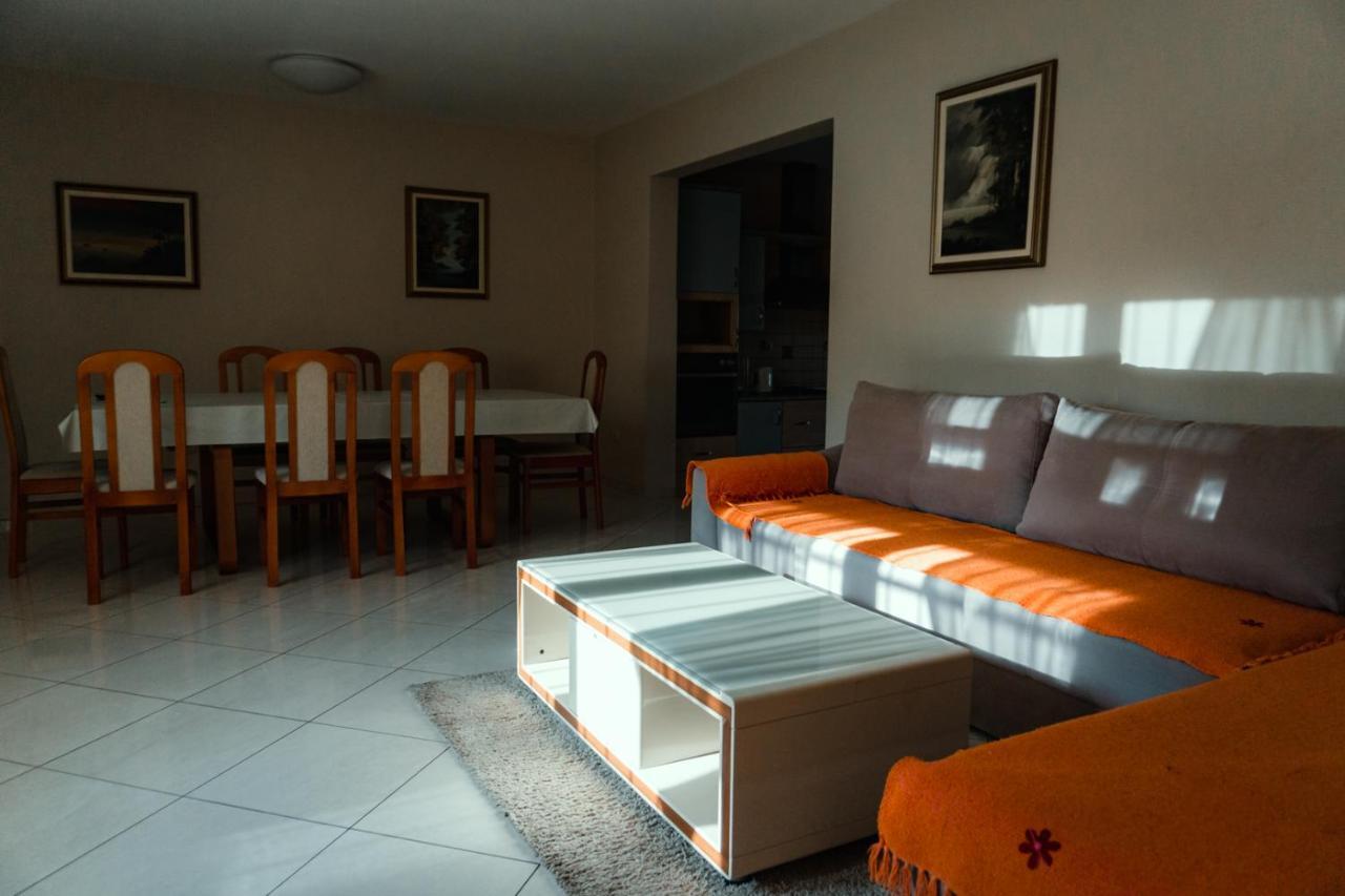 Holiday Home Rozic - Villa With Private Seasonal Heated Pool Mostar Bagian luar foto