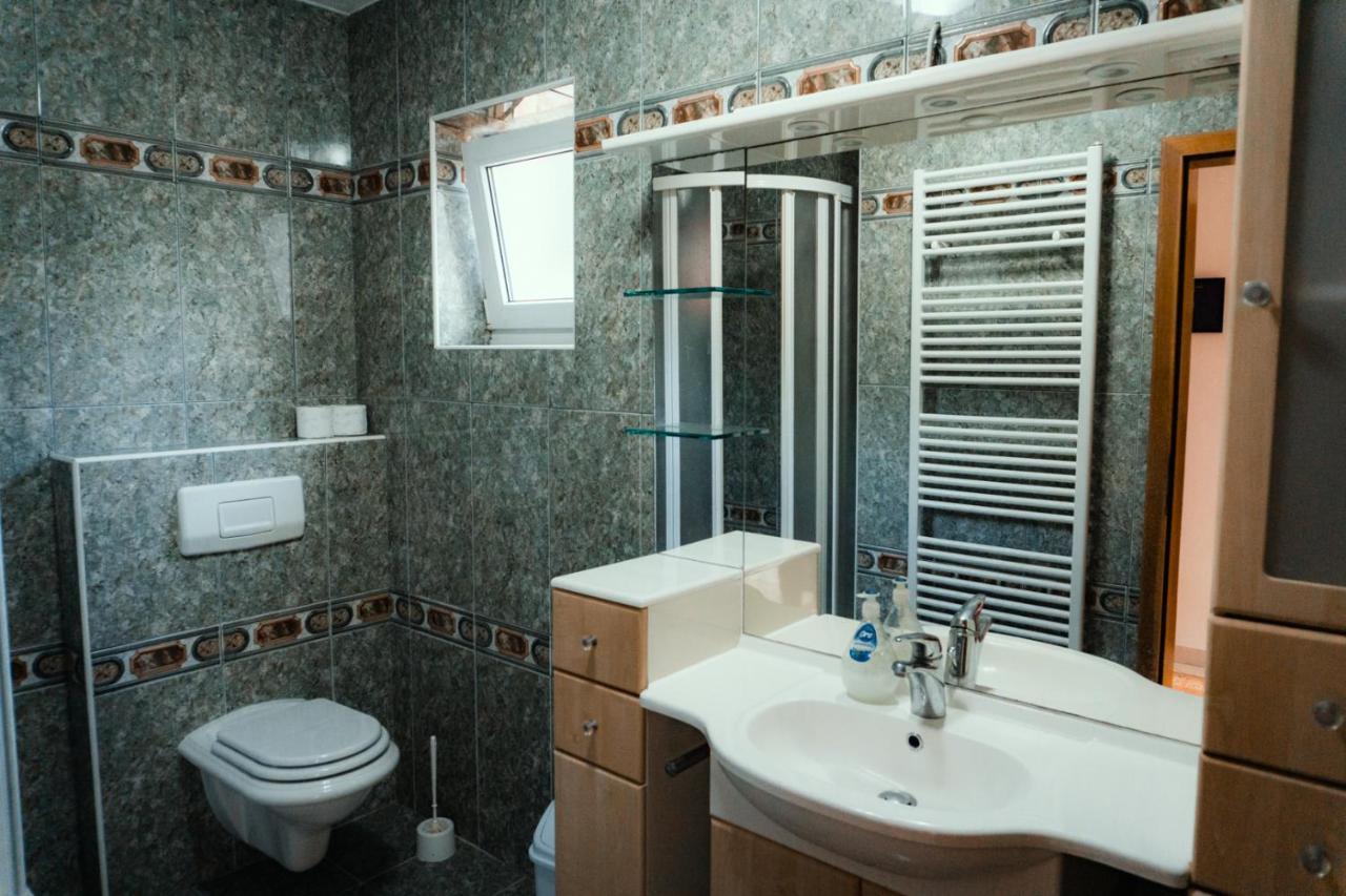 Holiday Home Rozic - Villa With Private Seasonal Heated Pool Mostar Bagian luar foto