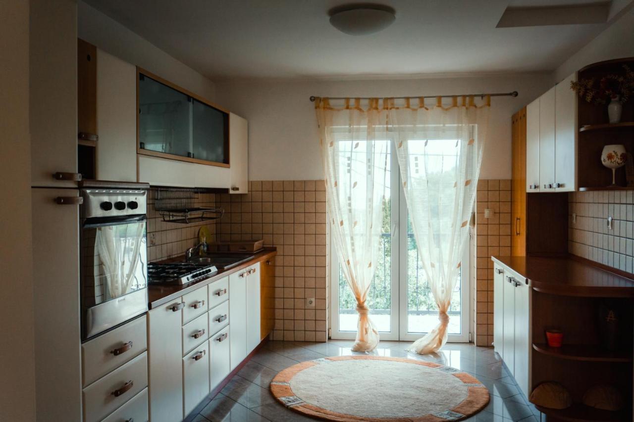 Holiday Home Rozic - Villa With Private Seasonal Heated Pool Mostar Bagian luar foto