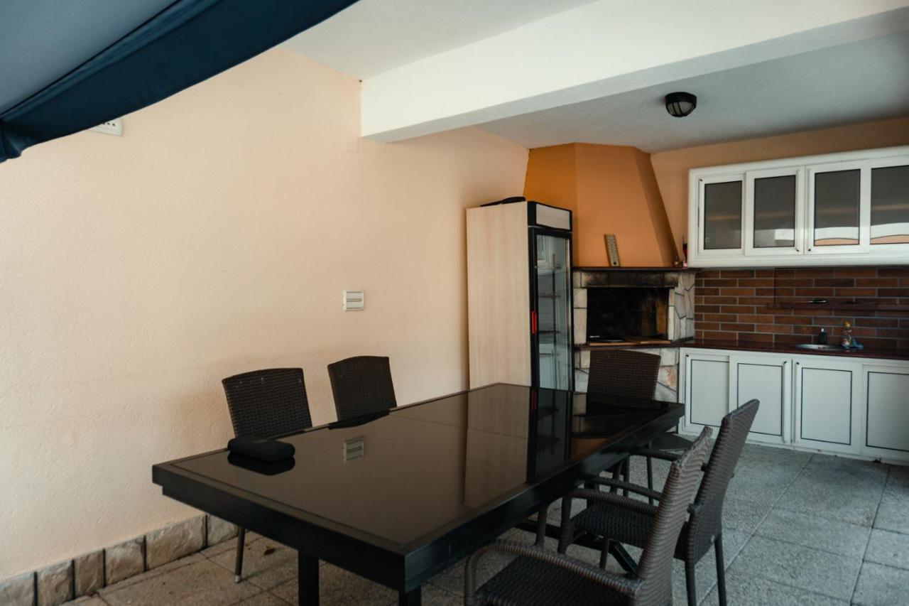 Holiday Home Rozic - Villa With Private Seasonal Heated Pool Mostar Bagian luar foto