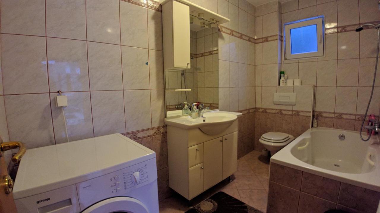 Holiday Home Rozic - Villa With Private Seasonal Heated Pool Mostar Bagian luar foto